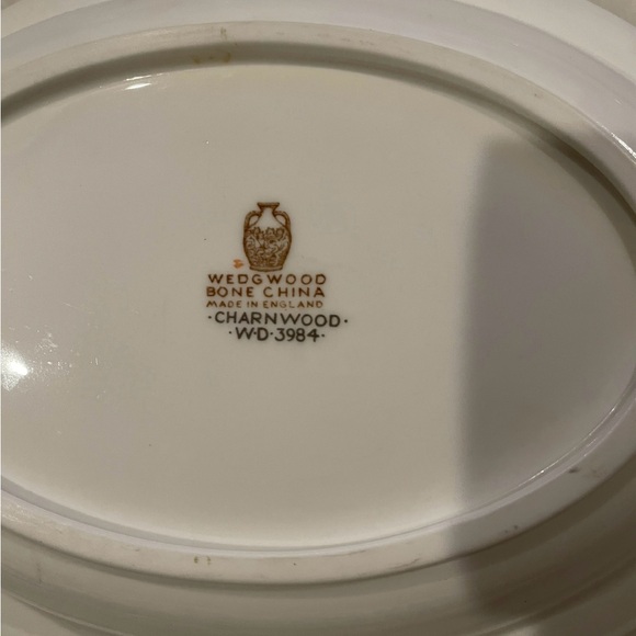 Wedgwood Bone China Made in England Pattern Name Charnwood 10” Vegetable Bowl - Picture 11 of 12